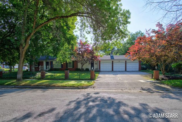 2430 Annchester Drive, Grand Rapids, MI 49506