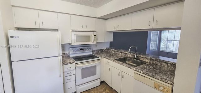 3204 Glenmoor Drive 3204, West Palm Beach, FL 33409