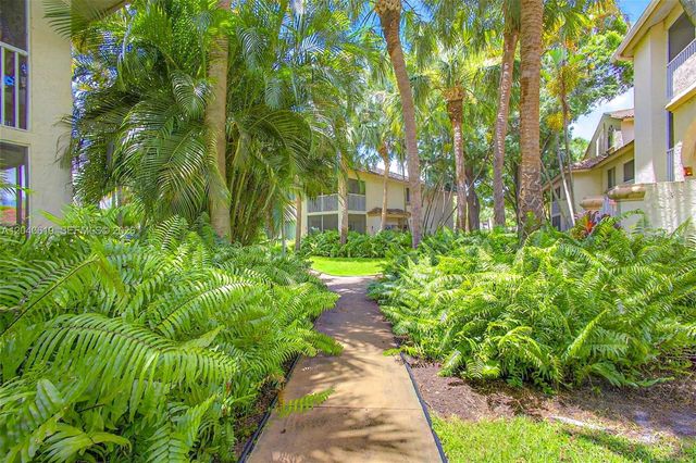 3204 Glenmoor Drive 3204, West Palm Beach, FL 33409