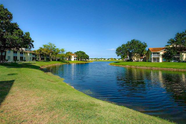 3204 Glenmoor Drive 3204, West Palm Beach, FL 33409