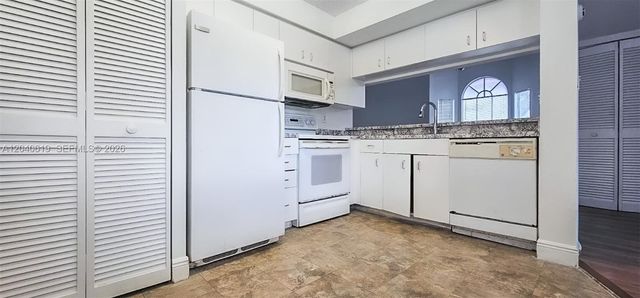 3204 Glenmoor Drive 3204, West Palm Beach, FL 33409