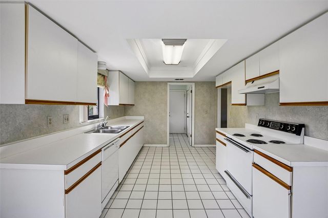1304 LELAND DRIVE, Sun City Center, FL 33573