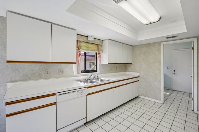 1304 LELAND DRIVE, Sun City Center, FL 33573