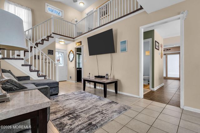 41 Concord Circle, Howell, NJ 07731