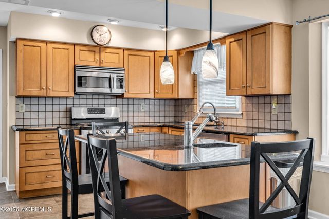 41 Concord Circle, Howell, NJ 07731