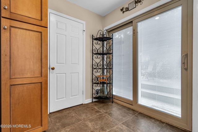 41 Concord Circle, Howell, NJ 07731