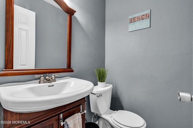 41 Concord Circle, Howell, NJ 07731