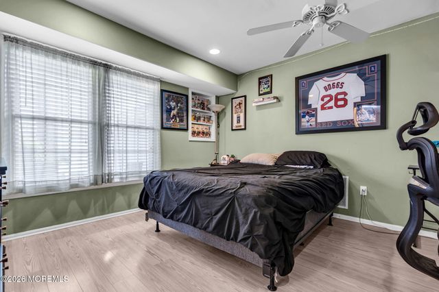 41 Concord Circle, Howell, NJ 07731