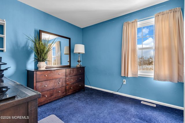 41 Concord Circle, Howell, NJ 07731