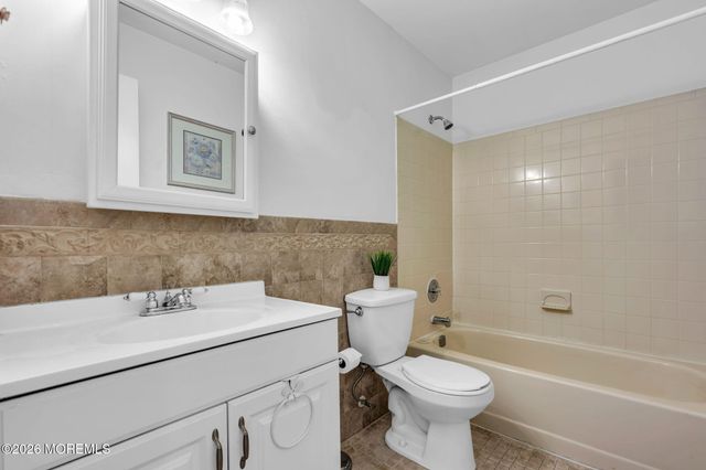 41 Concord Circle, Howell, NJ 07731