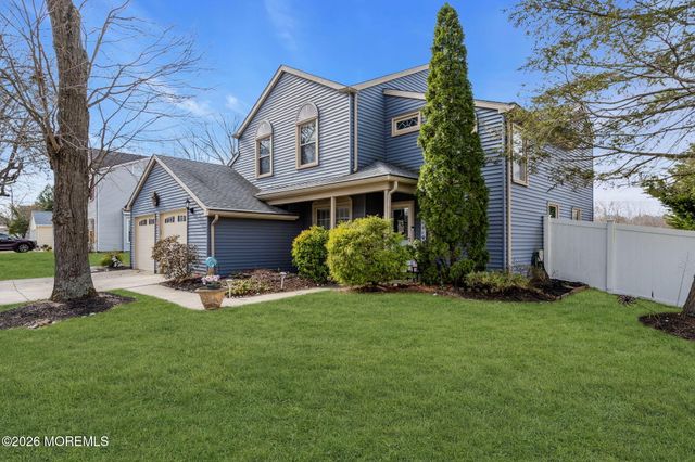 41 Concord Circle, Howell, NJ 07731