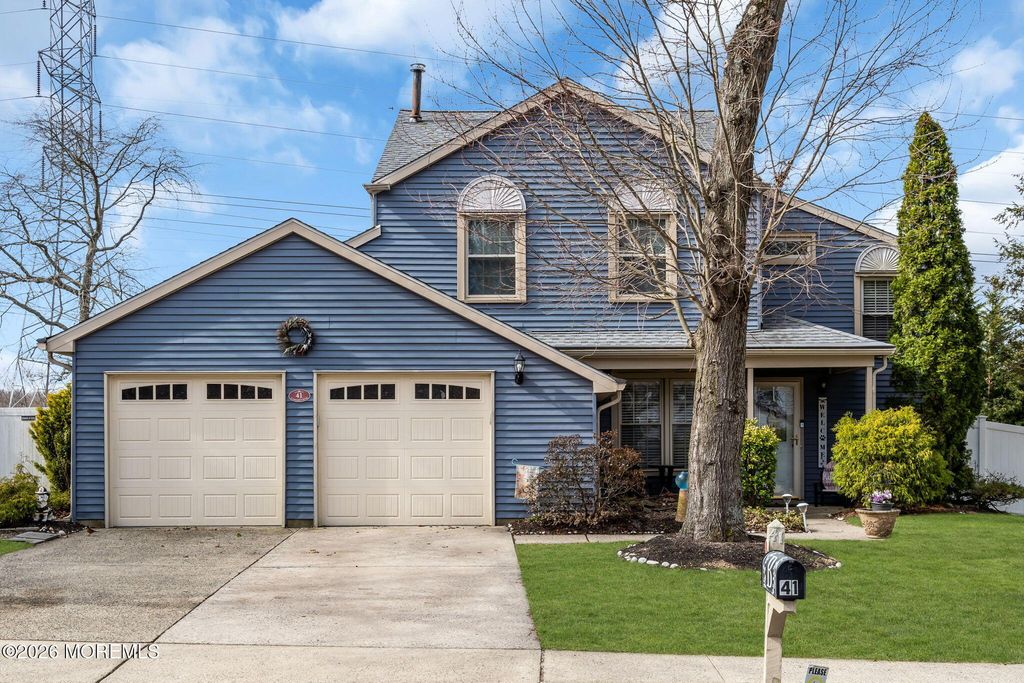 41 Concord Circle, Howell, NJ 07731