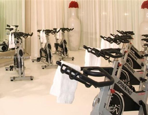 475 Brickell Ave 910, Miami, FL 33131