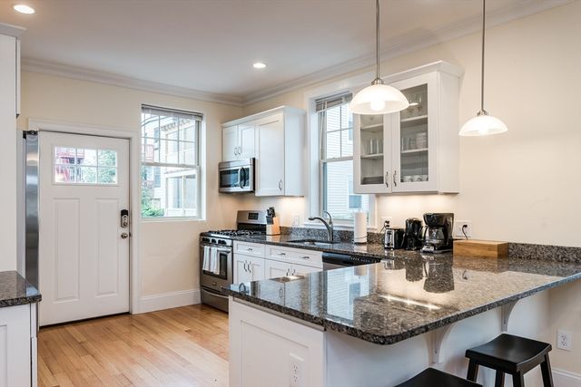 1 Larose Pl. L, Boston, MA 02135