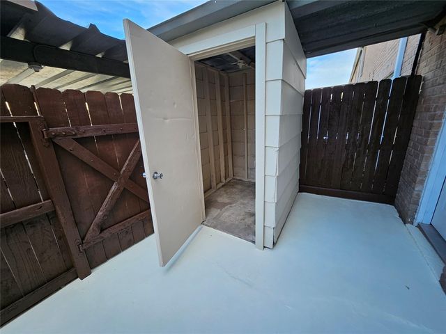 4122 Belle Park Drive, Houston, TX 77072