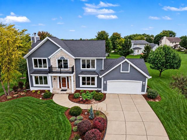 13320 W Crestwood COURT, New Berlin, WI 53151