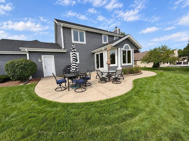 13320 W Crestwood COURT, New Berlin, WI 53151