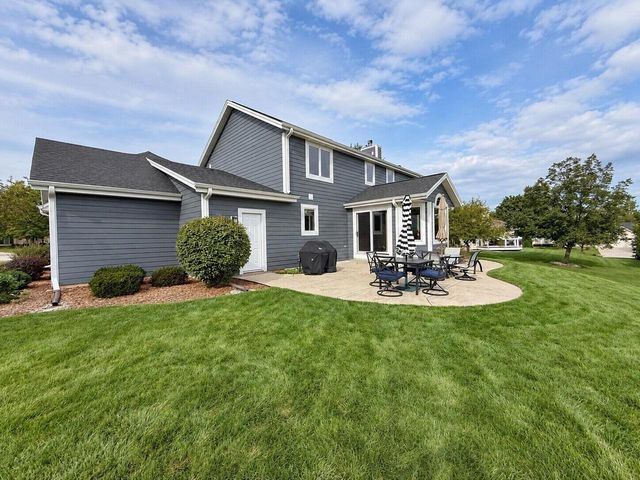 13320 W Crestwood COURT, New Berlin, WI 53151