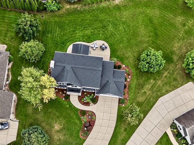 13320 W Crestwood COURT, New Berlin, WI 53151