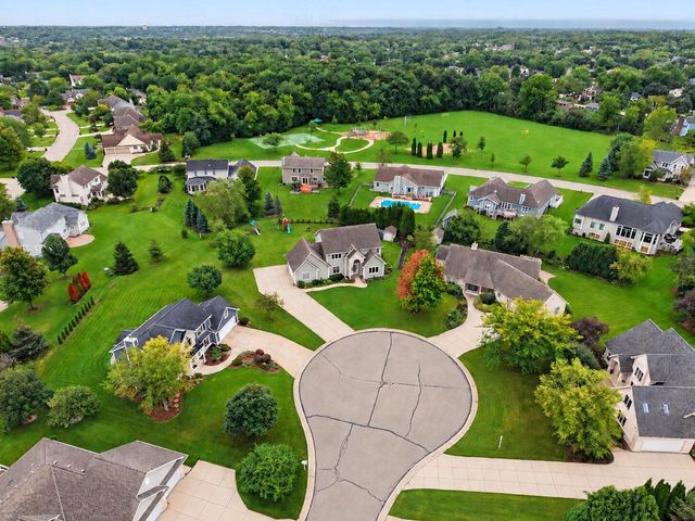 13320 W Crestwood COURT, New Berlin, WI 53151