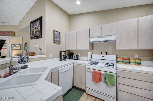 7905 Lago Vista Lane 203, Las Vegas, NV 89145