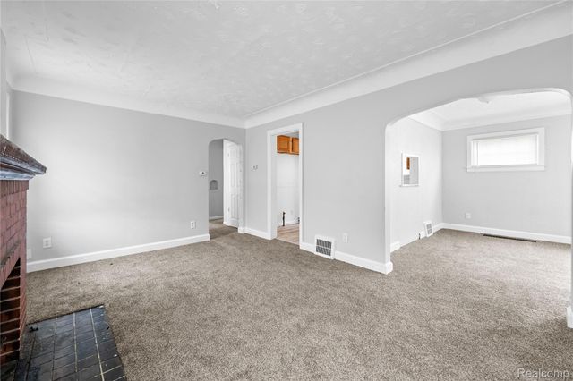 8891 Whitcomb Street, Detroit, MI 48228