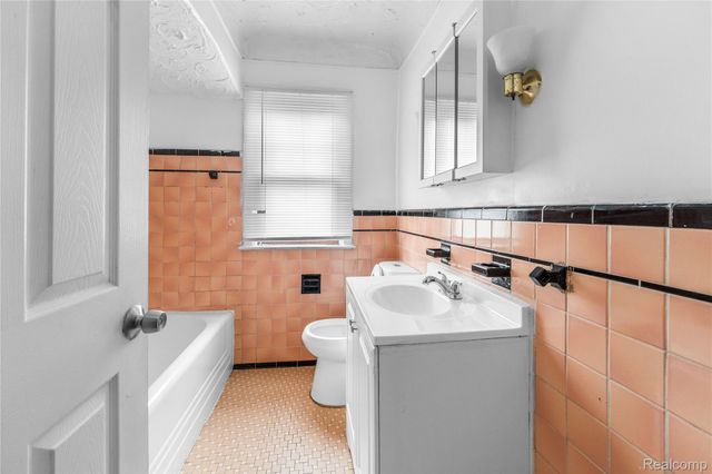 8891 Whitcomb Street, Detroit, MI 48228