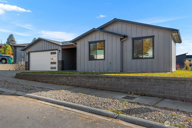 274 Chinook Way, East Wenatchee, WA 98802