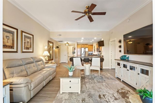 7689 HERITAGE CROSSING WAY 301, Reunion, FL 34747