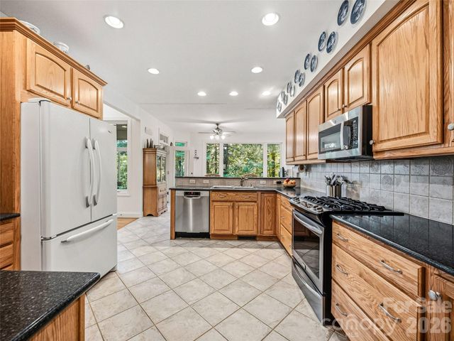 151 Shadowleaf Drive, Hendersonville, NC 28739