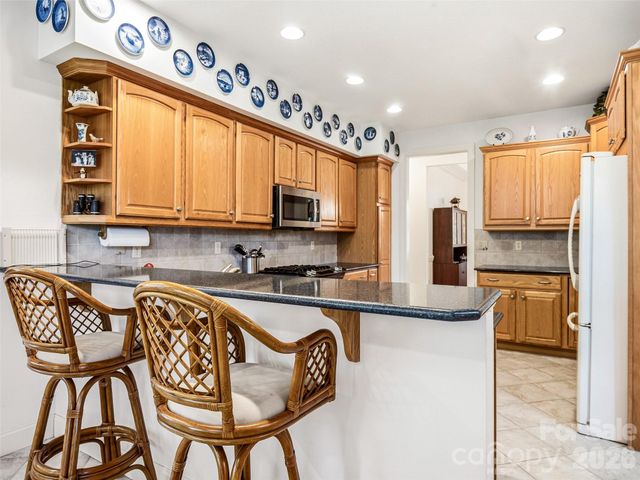 151 Shadowleaf Drive, Hendersonville, NC 28739