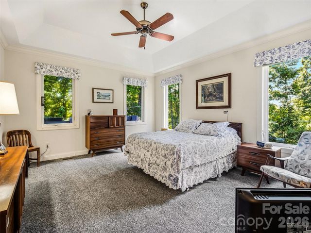 151 Shadowleaf Drive, Hendersonville, NC 28739