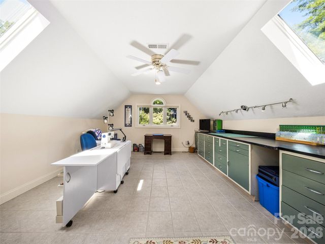 151 Shadowleaf Drive, Hendersonville, NC 28739