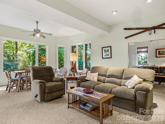 151 Shadowleaf Drive, Hendersonville, NC 28739