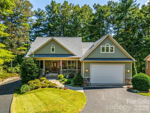 151 Shadowleaf Drive, Hendersonville, NC 28739