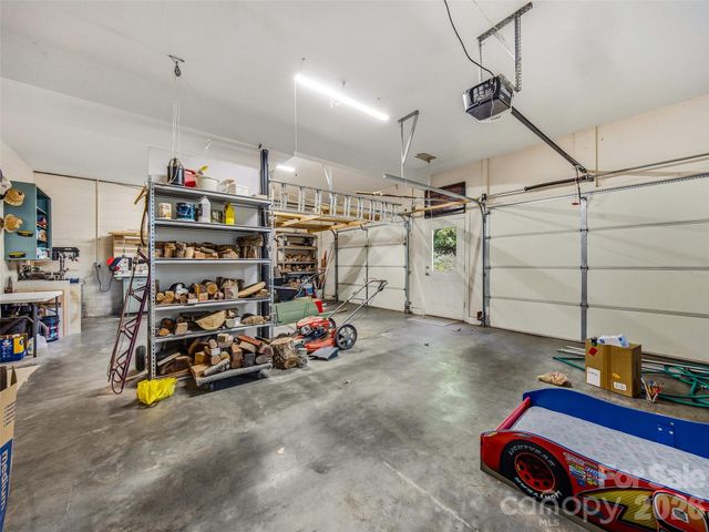 151 Shadowleaf Drive, Hendersonville, NC 28739