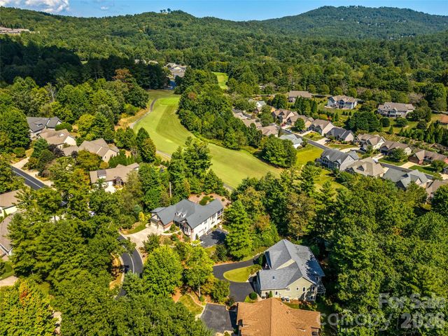 151 Shadowleaf Drive, Hendersonville, NC 28739