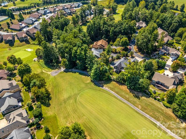 151 Shadowleaf Drive, Hendersonville, NC 28739
