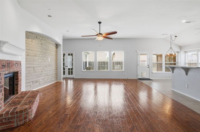 820 Forest Heights Drive, Fort Worth, TX 76036