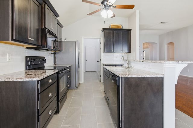 820 Forest Heights Drive, Fort Worth, TX 76036