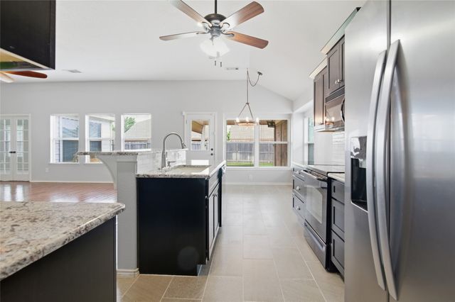 820 Forest Heights Drive, Fort Worth, TX 76036