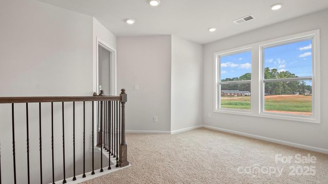 369 Creekview Road, Hendersonville, NC 28792