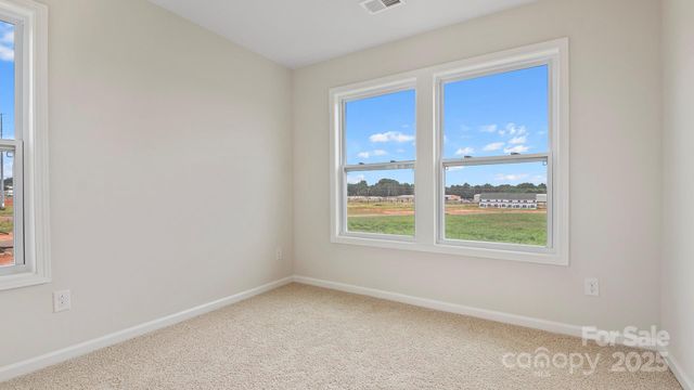 369 Creekview Road, Hendersonville, NC 28792