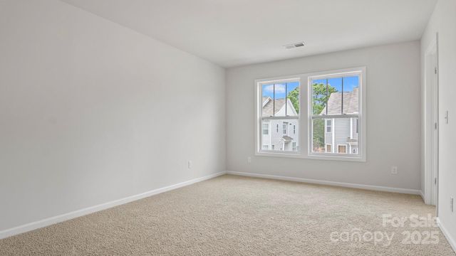 369 Creekview Road, Hendersonville, NC 28792