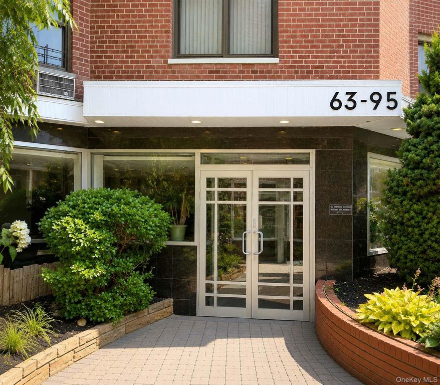 63-95 Austin Street 2L, Rego Park, NY 11374 — photo 2