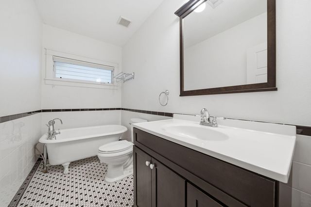 1110 E 26th Street, Houston, TX 77009