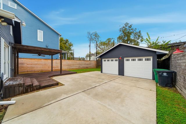 1110 E 26th Street, Houston, TX 77009