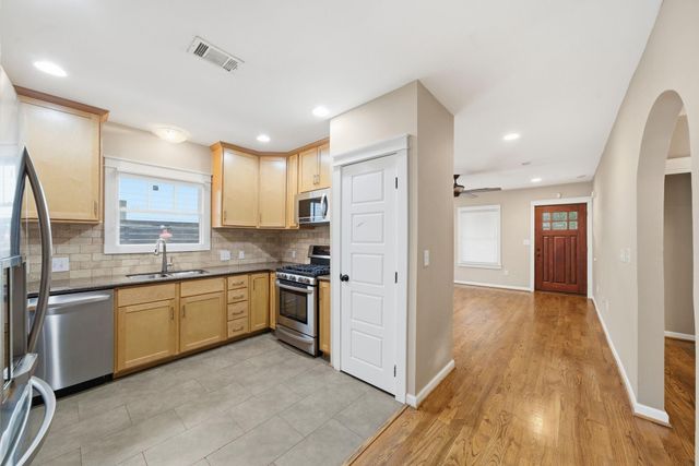 1110 E 26th Street, Houston, TX 77009