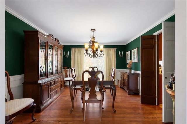 421 Oaklawn Dr, Upper St Clair, PA 15241