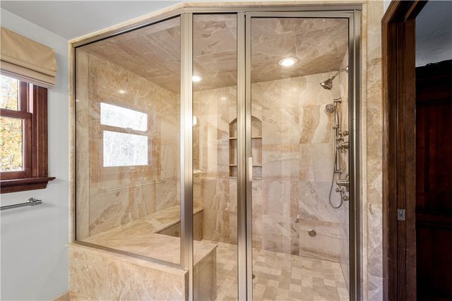 421 Oaklawn Dr, Upper St Clair, PA 15241